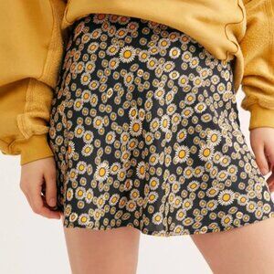 NWT Free People Phoebe Daisy Floral Black Mini Skirt
